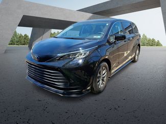 Used 2021 Toyota Sienna LE FWD video 2
