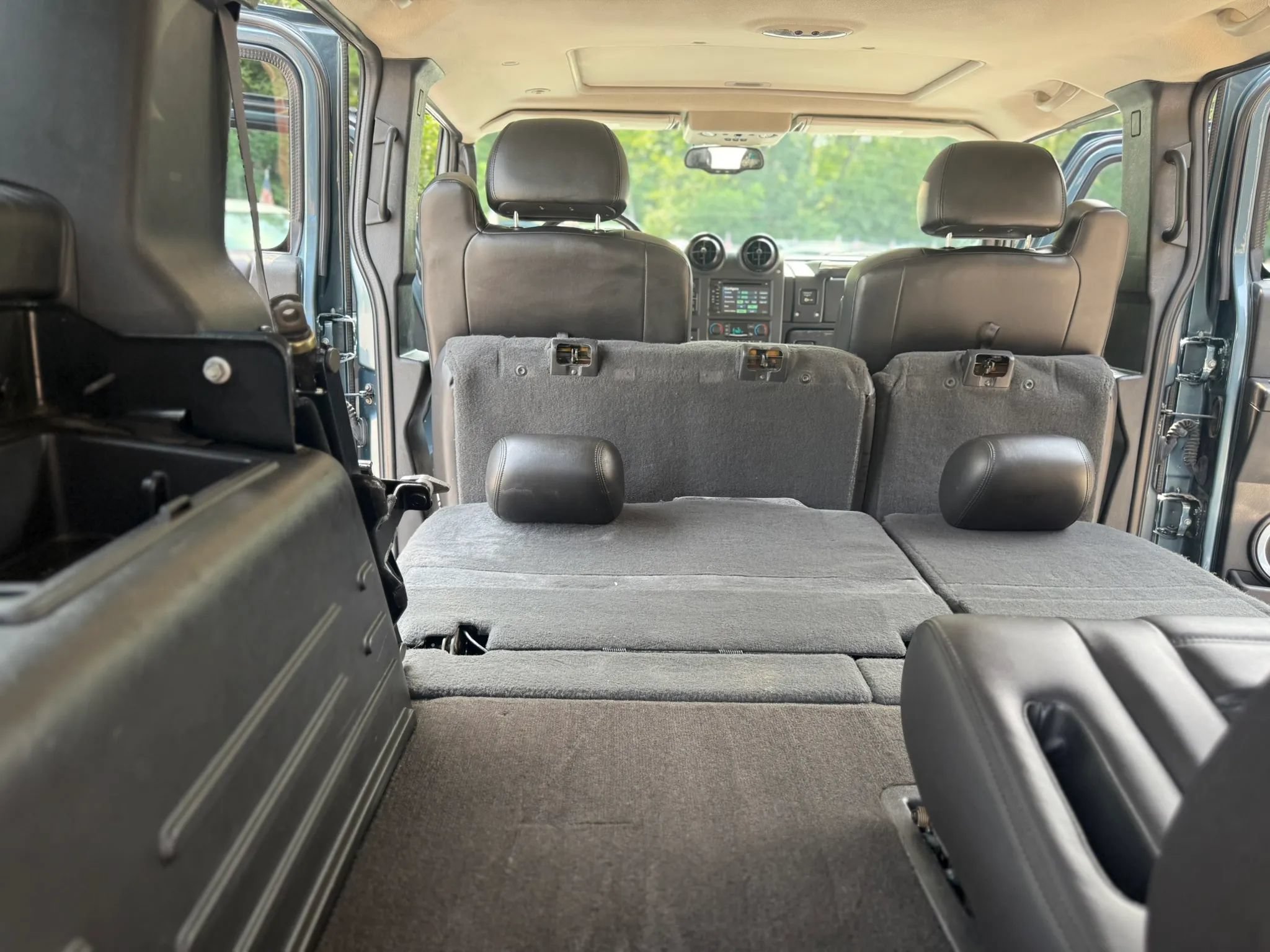 Used 2005 HUMMER H2 w/ Preferred Equipment Group AWD/4WD image 33