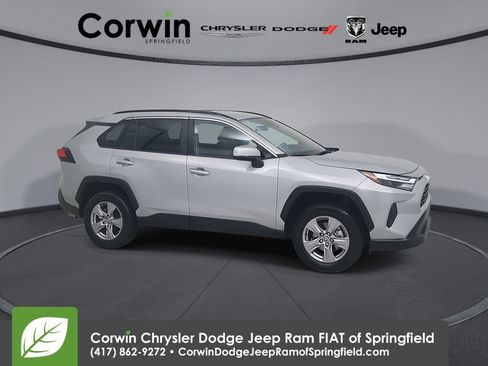 Used 2025 Toyota RAV4 XLE image 1