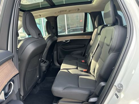 Used 2025 Volvo XC90 B6 Plus image 22