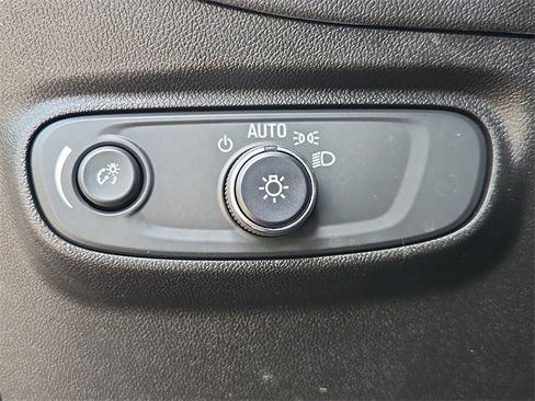 Certified 2020 Chevrolet Equinox LS w/ LS Convenience Package image 17