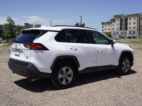 Used 2025 Toyota RAV4 XLE AWD/4WD image 4