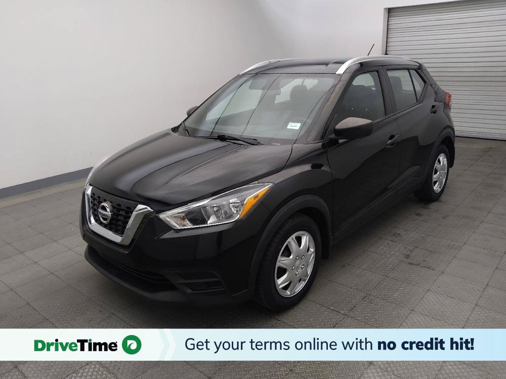 Used 2019 Nissan Kicks S FWD image 1