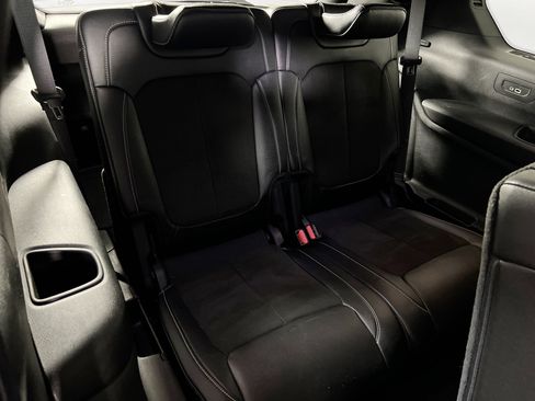 Used 2023 Jeep Grand Cherokee L Laredo image 27