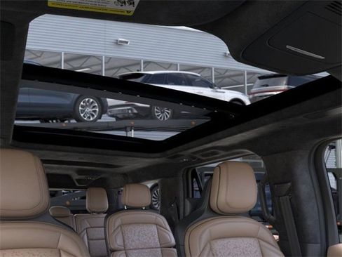 New 2025 Lincoln Navigator L Black Label image 22