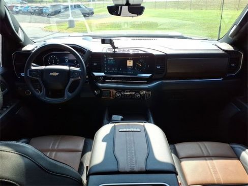 Certified 2024 Chevrolet Silverado 3500 High Country w/ High Country Premium Package image 21