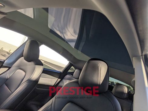 Used 2021 Tesla Model Y Long Range AWD/4WD image 28