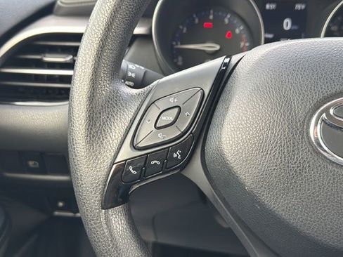 Used 2021 Toyota C-HR LE FWD image 18