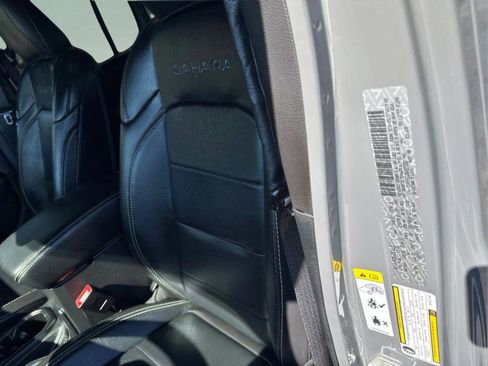 Used 2019 Jeep Wrangler Unlimited Sahara AWD/4WD image 21