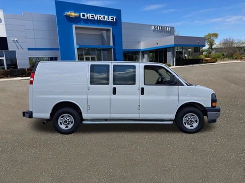 Used 2024 GMC Savana 2500 w/ Driver Convenience Package RWD image 27