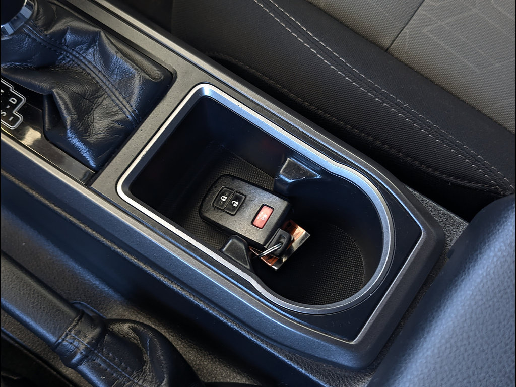 Used 2021 Toyota Tacoma TRD Off-Road AWD/4WD image 33
