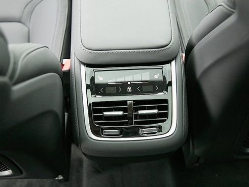 New 2026 Volvo XC90 B6 Plus w/ Protection Package Premier image 26