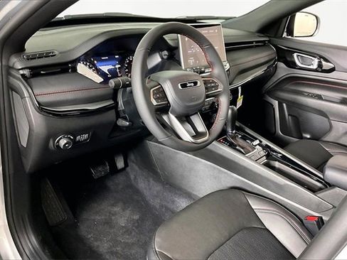 New 2026 Jeep Compass Trailhawk image 8