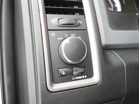 Used 2018 RAM 2500 Tradesman w/ Chrome Appearance Group AWD/4WD image 40