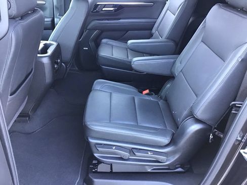 Used 2026 Chevrolet Suburban LT w/ Comfort Package AWD/4WD image 13
