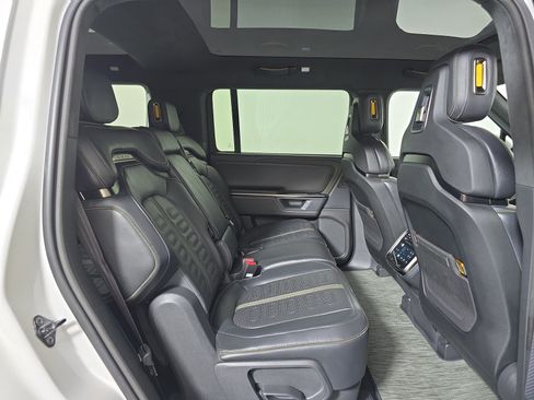 Used 2025 Rivian R1S Adventure Dual AWD/4WD image 23