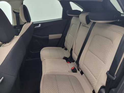 Used 2020 Ford Escape SE image 18