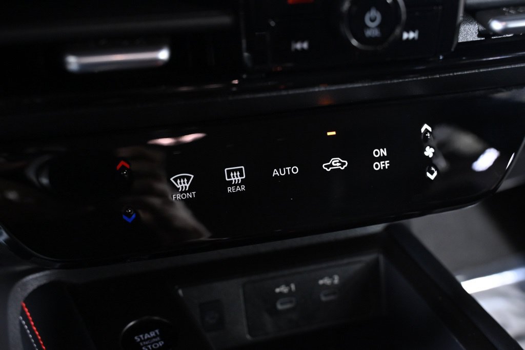 Certified 2025 Nissan Kicks SR AWD/4WD image 18