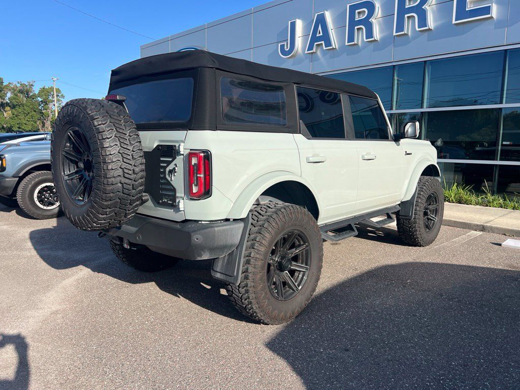 Used 2024 Ford Bronco Outer Banks AWD/4WD image 2