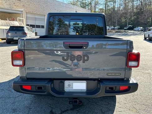 Used 2023 Jeep Gladiator Sport image 6