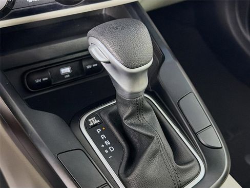 Certified 2025 Kia Soul LX w/ LX Technology Package FWD image 17