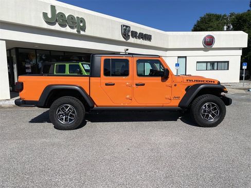 New 2025 Jeep Gladiator Rubicon w/ Convenience Group image 10