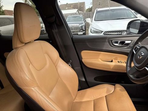 Used 2019 Volvo XC60 T5 Inscription w/ Protection Package Premier image 14