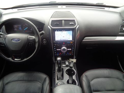 Used 2018 Ford Explorer Sport w/ Equipment Group 401A AWD/4WD image 8