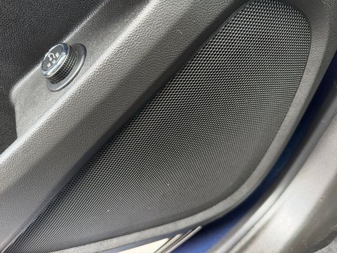 Used 2022 Chevrolet Traverse LT image 27