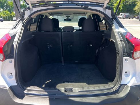 Used 2020 Nissan Kicks SV FWD image 10