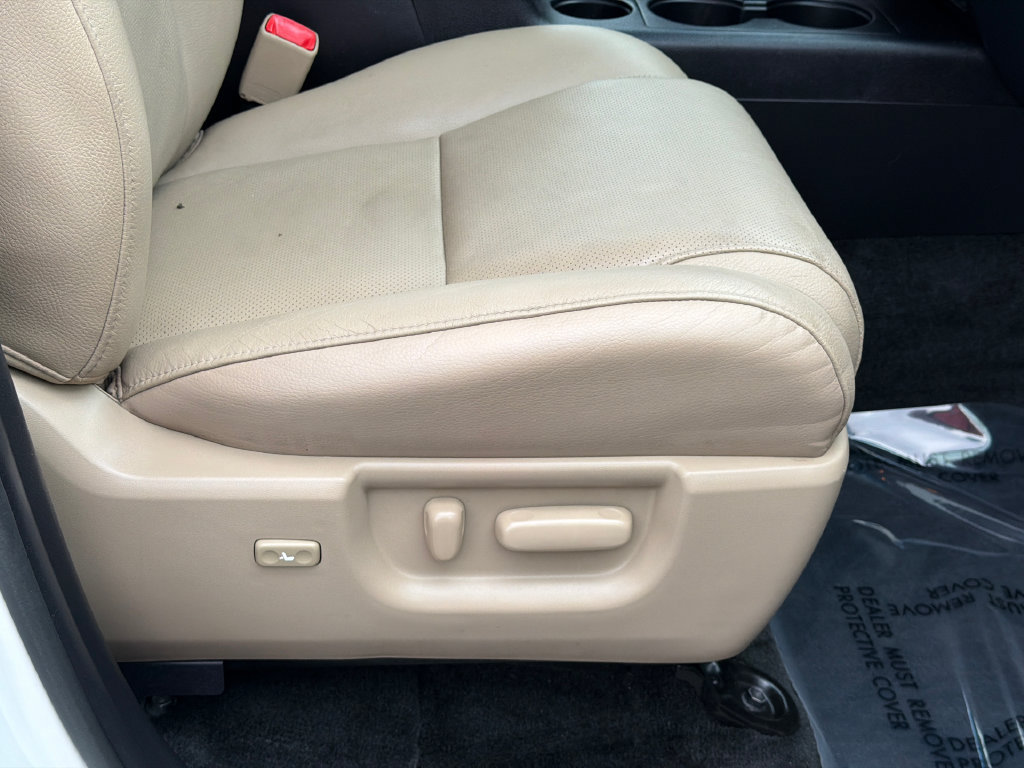 Used 2017 Toyota Sequoia Platinum AWD/4WD image 12