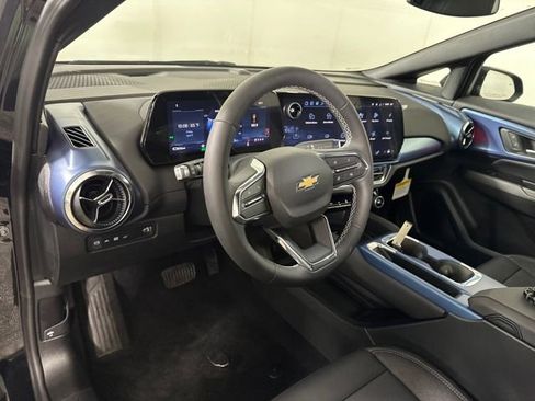 Used 2026 Chevrolet Equinox EV LT image 13