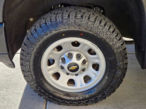 Used 2024 Chevrolet Silverado 2500 W/T w/ WT Convenience Package image 11