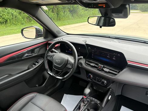 Used 2025 Chevrolet TrailBlazer RS w/ Driver Confidence Package FWD image 30