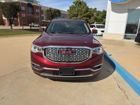 Used 2017 GMC Acadia Denali w/ Technology Package image 3