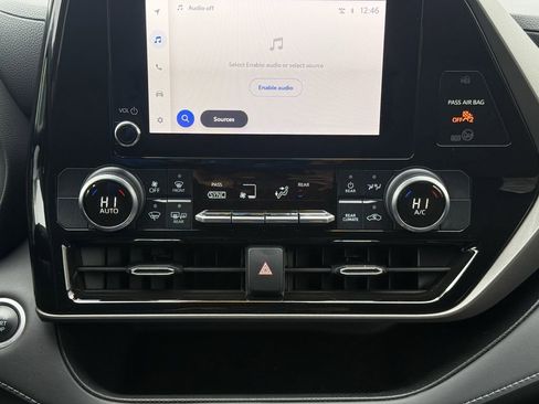 Used 2024 Toyota Highlander Limited image 19