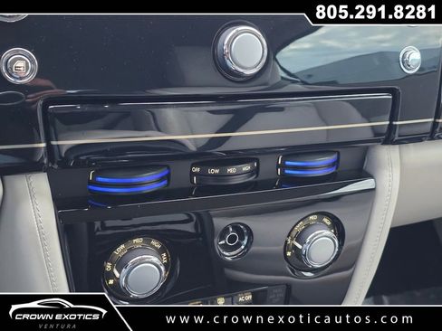 Used 2010 Rolls-Royce Phantom Drophead Coupe image 35