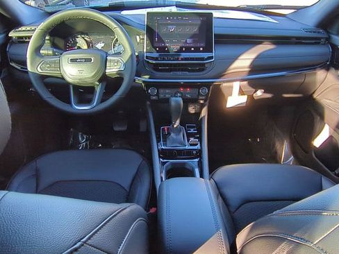 New 2026 Jeep Compass Latitude image 29