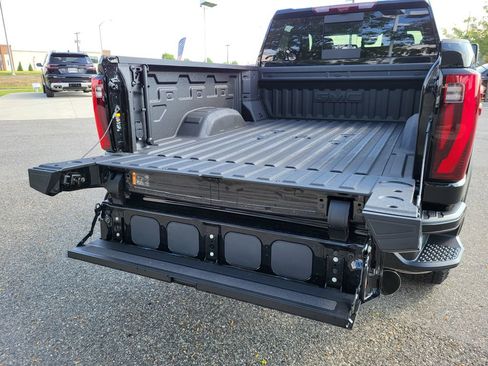 New 2025 GMC Sierra 2500 Denali w/ Denali Reserve Package image 9