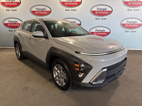Used 2024 Hyundai Kona SE image 3