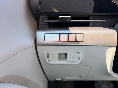 Used 2024 Hyundai Kona SEL FWD image 27