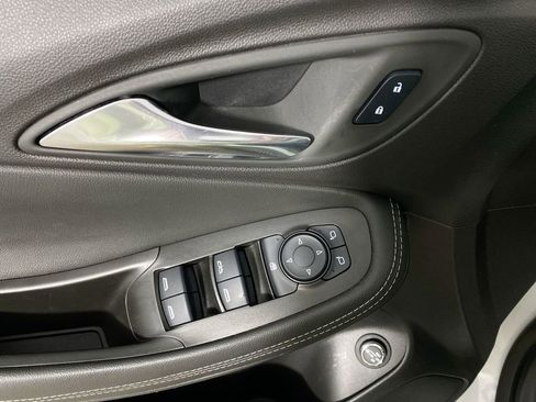 Used 2025 Buick Encore GX Preferred image 13