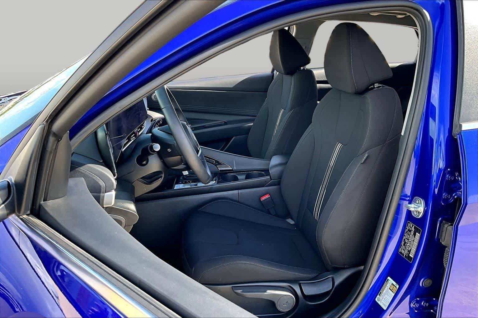 Used 2024 Hyundai Elantra SEL w/ Convenience Package FWD image 8