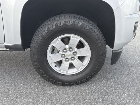 Used 2018 Chevrolet Colorado W/T w/ WT Convenience Package RWD image 14