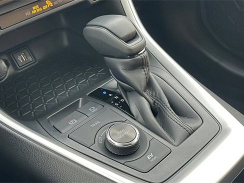 Used 2025 Toyota RAV4 LE image 19