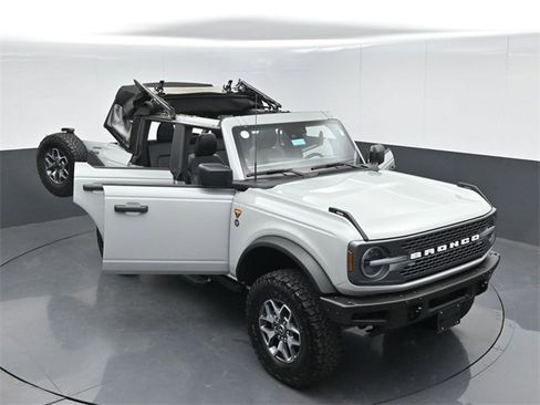 Used 2021 Ford Bronco Badlands image 55