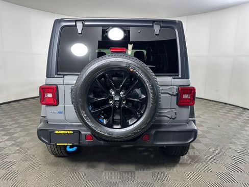 Used 2023 Jeep Wrangler Unlimited Sahara w/ Cold Weather Group AWD/4WD image 4