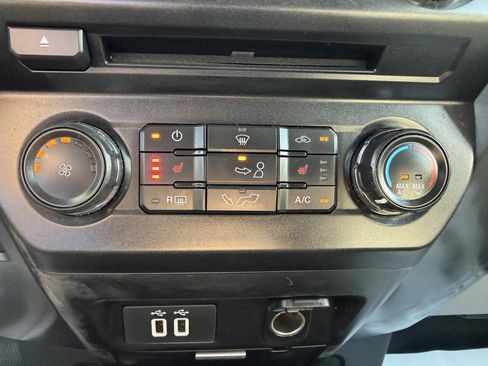 Used 2018 Ford F150 XLT w/ Equipment Group 302A Luxury AWD/4WD image 11
