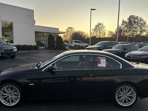 Used 2011 BMW 335i Convertible image 7