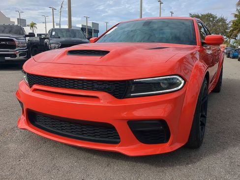 Used 2022 Dodge Charger SRT Hellcat w/ Harman/Kardon Audio Group image 9
